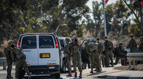 11 מחבלים תקפו את המושב, 10 נכנעו ונעצרו על ידי כיתת הכוננות