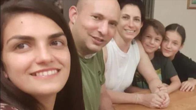 צילום: חשבון הטוויטר של בנט