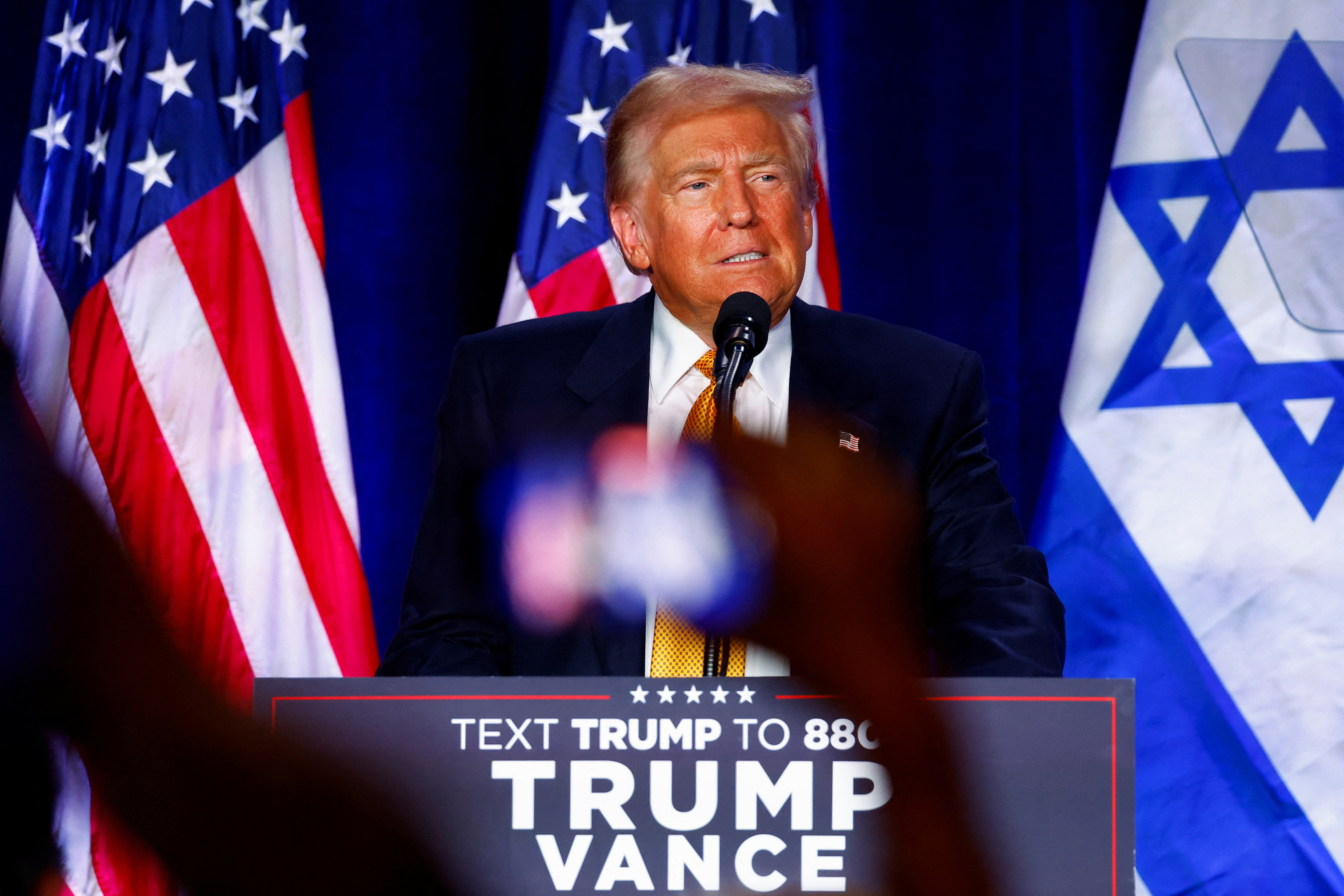 טראמפ באירוע למען המאבק באנטישמיות בוושינגטון