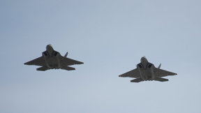 שני מטוסי F-22 אמריקניים באלבאמה