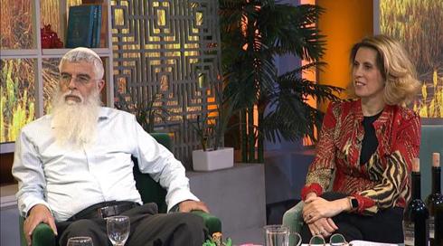 בין השמשות | עונה 3, פרק 32 - שבועות, הרב דב זינגר והעתידנית עדי יופה