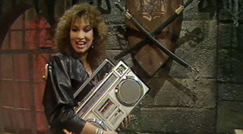 שרי צוריאל מופיעה חברי הטייפ זהו זה. 1986