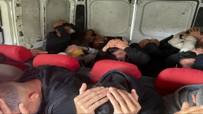 "רכבת אנושית": 60 שב"חים נתפסו חוצים יחד את גדר ההפרדה