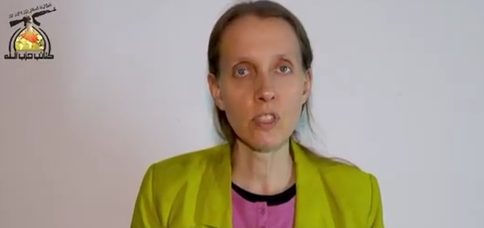 העיתונאית האמריקנית שלי קיטלסון בתיעוד מהשבי בעיראק