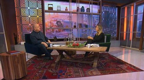 בין השמשות | עונה 3, פרק 44 - אמי פלמור