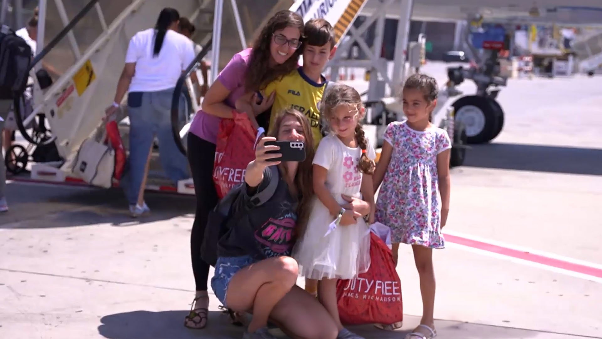 קיץ ראשון בלי אבא: מחנה קיץ ליתומים ואלמנות בקפריסין