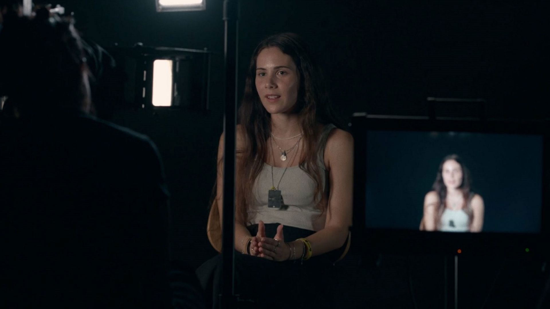 "משל החמ"ל: התצפיתניות של גזרת עזה", מיצב וידאו מאת טליה לביא