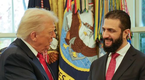 אחמד א-שרע ודונלד טראמפ בבית הלבן, בשבוע שעבר