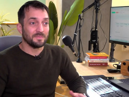 מה מרוויחים המשפיענים שממליצים לכם מה לעשות עם הכסף?