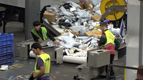 חבילה עוברת: הצרכנים חוגגים והעסקים זועמים מאז הוכפל הפטור ממע״מ