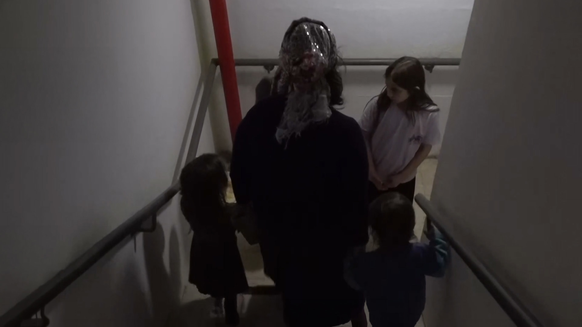 "ישנים עם 8 ילדים במקלט ציבורי כל לילה": תושבי קריית שמונה שוב תחת אש