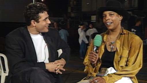 יאיר לפיד בריאיון עם הזמר שהופיע בפססטיבל הבלוז בנמל חיפה. 30.6.1994