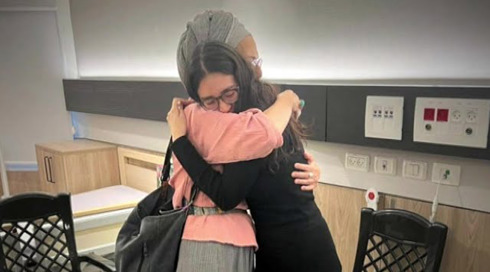 החיבוק שהמיס אותה: אמא של אבינתן מספרת על הפגישה עם נועה ארגמני