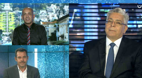 الخامسة في مكان