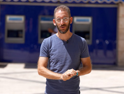 אלפי שקלים בשנה על כלום: כך תעצרו את עקיצת "דמי הניהול" של הבנקים