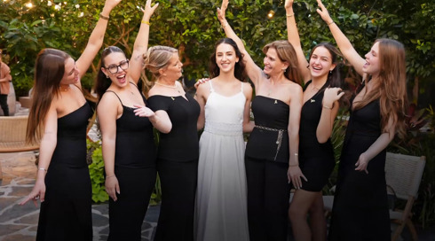 הגר התחתנה בשמלת הכלה ששרדה את האש והטבח בביתה סבתה