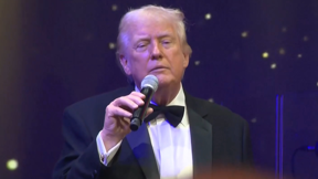 פוליטיקאים, אומנים וביבי: חגיגות השנה החדשה באחוזה של טראמפ