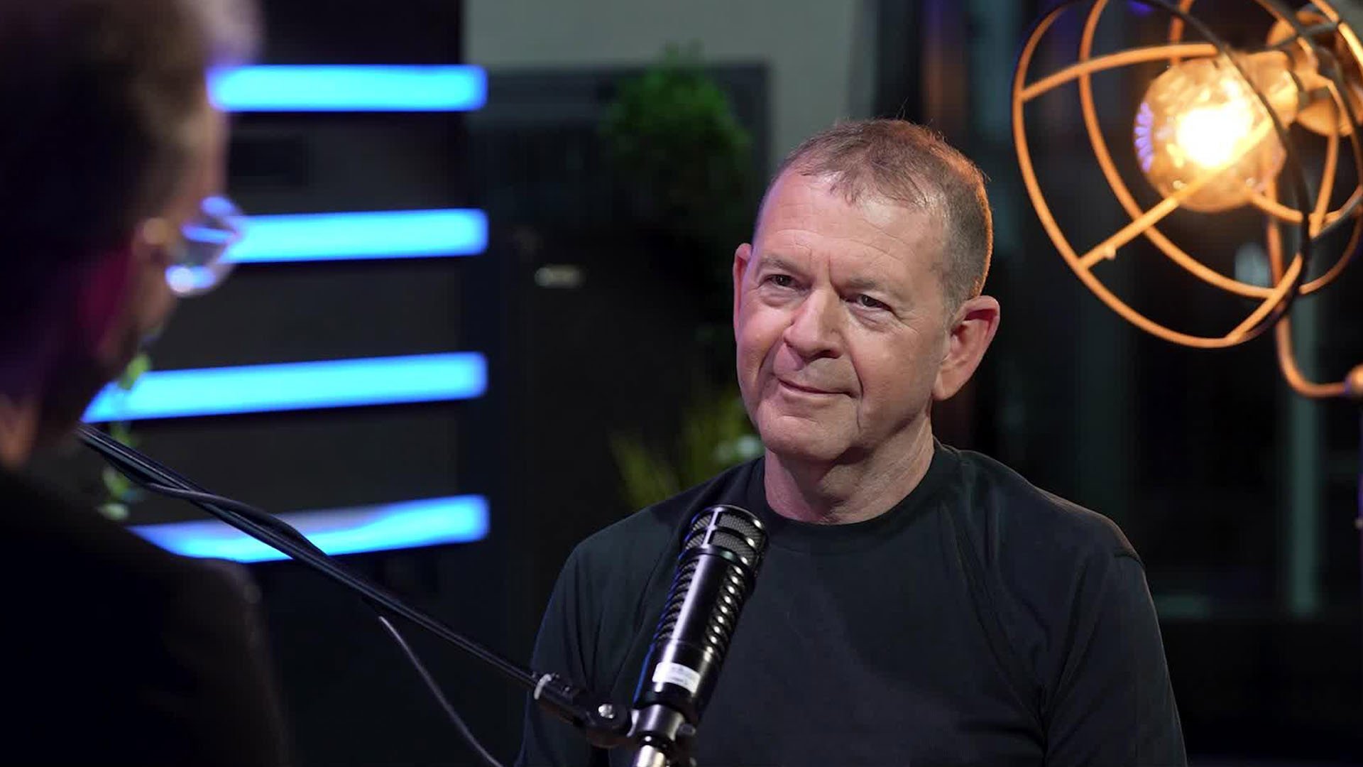 אפילו המנכ"ל הופתע: איך הטיסות לאירופה זינקו ל-1000 דולר? | המנגנון