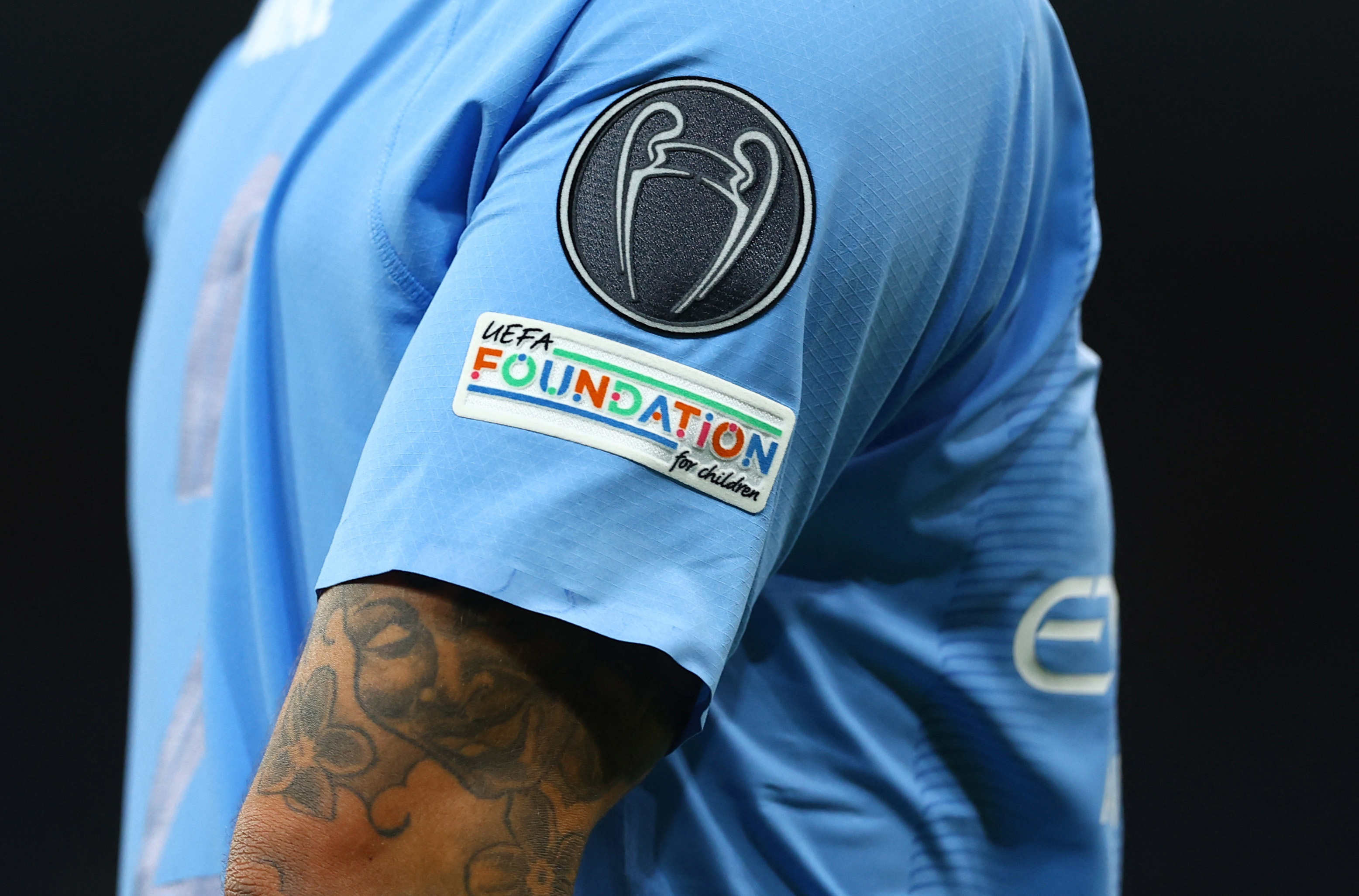 חולצת אופ"א באליפות