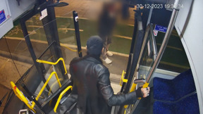 היכה את הנהג - ששלף עליו סכין: הנסיעה באוטובוס שהפכה לקטטה
