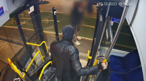היכה את הנהג - ששלף עליו סכין: הנסיעה באוטובוס שהפכה לקטטה