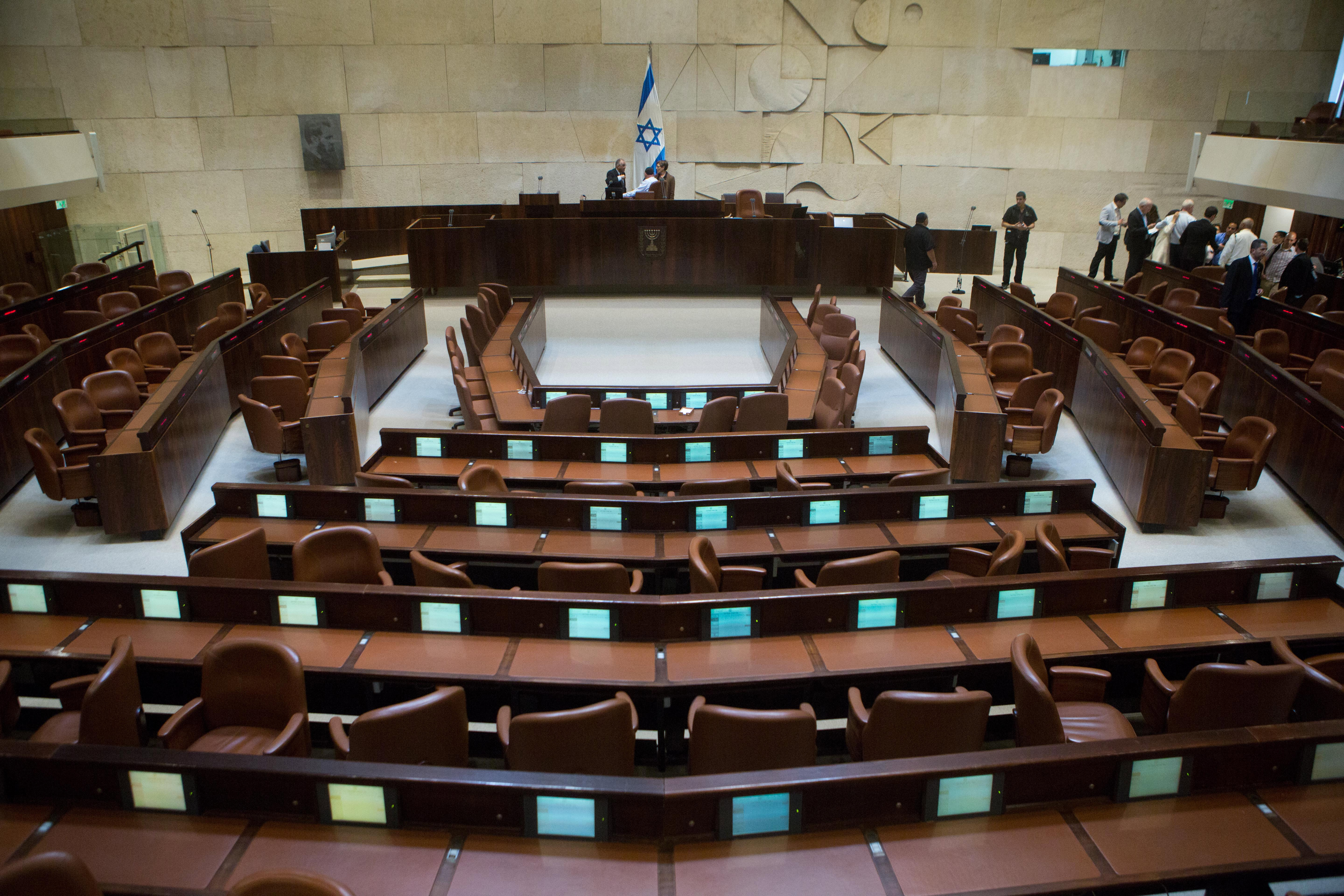 מרים אלסטר, פלאש 90