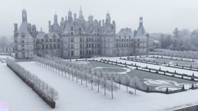 גל קור קיצוני: השלג הכה באירופה - וגרם לביטולי טיסות ושיבושים