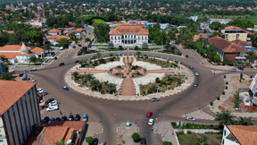 הכיכר מול ארמון הנשיאות של גינאה-ביסאו