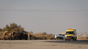 כוחות ביטחון והצלה סמוך לזירת הפיגוע במעבר אלנבי