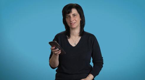 כאן מכירים