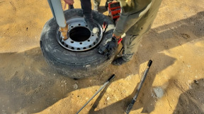 תיעוד מיויחד: כך מחבלי חמאס מקבלים אייפונים וסמים - מתושבי רהט