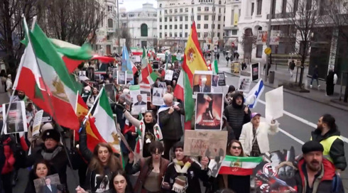 המפגינים האיראנים נלחמים כדי לחשוף את האמת על ההפגנות