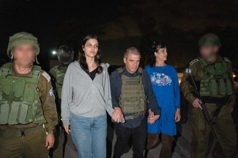יהודית ונטלי רענן שוחררו משבי חמאס ונמצאות בשטח ישראל