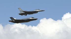 F35 וF-16 של חיל האוויר האמריקני