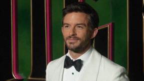 ג'ונתן ביילי הוא הגבר הסקסי בעולם - והגיי המוצהר הראשון שזוכה בתואר