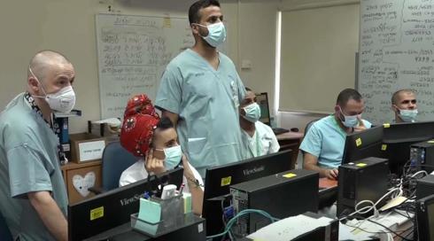 الخامسة في مكان 