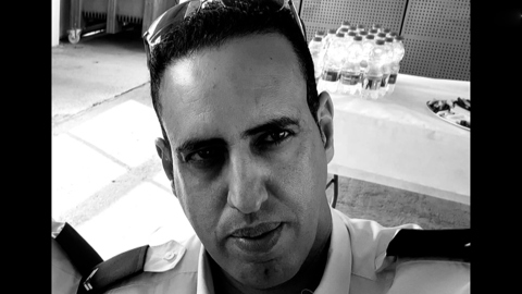 גבורת האב: קפץ על רימון והציל את ילדיו