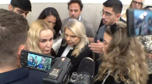 "כלאה אותי ואיימה במגהץ": שרה נתניהו העידה בתביעה שהגישה נגדה עובדת לשעבר