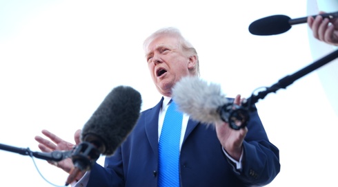 נשיא ארצות הברית דונלד טראמפ בשיחה עם כתבים, מרץ 2026