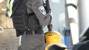 שוטר מג"ב במהלך פעילות