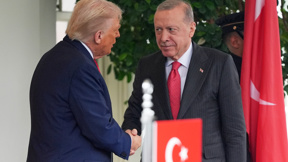 נשיא טורקיה רג'פ טייפ ארדואן עם נשיא ארצות הברית דונלד טראמפ, ספטמבר 2025