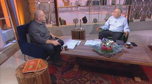 בין השמשות | עונה 3, פרק 12 -  אבי ריבקינד