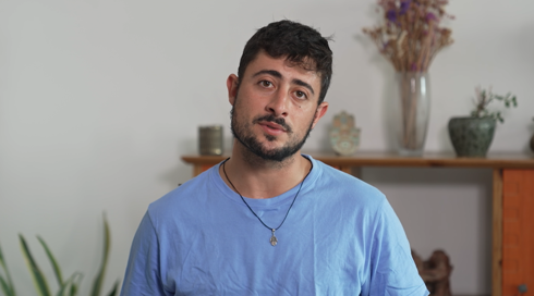 יונתן דילר, שרד את מסיבת את הטבע ברעים.- יונתן דילר, שרד את מסיבת את הטבע ברעים