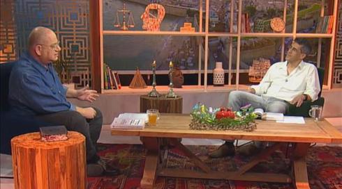 בין השמשות | עונה 3, פרק 34 - ד"ר דורון מצא