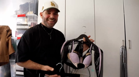 המסלול שלו: האיש שהלביש את נועה קירל ונטע ברזילי בקדמת הבמה