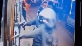 עם נשקים שלופים וקסדות על הראש: תיעוד מהרצח המשולש ברמלה