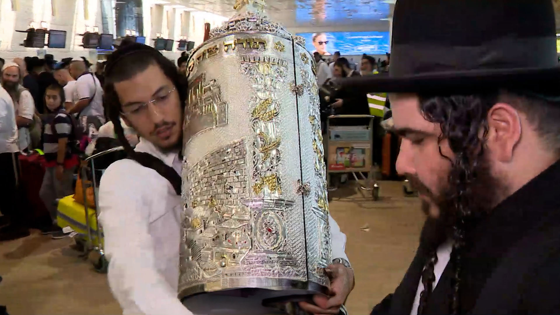 "אם לא נטוס - נרעיד את המדינה": סערה סביב האפשרות למעצר עריקים בדרך לאומן