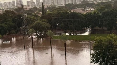 כבר 70 מ"מ באשקלון: גשם כבד יורד ברחבי הארץ