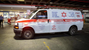 אמבולנס בכניסה לשערי צדק, ארכיון