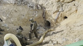 סיור במנהרת "דרור לבן"